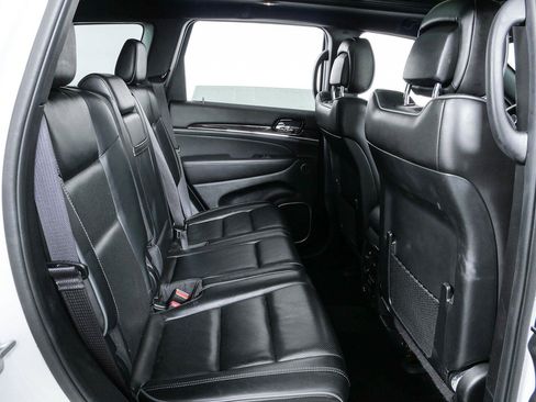 Used 2020 Jeep Grand Cherokee Overland RWD image 22