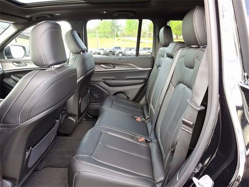 New 2025 Jeep Grand Cherokee Limited w/ Luxury Tech Group II image 5