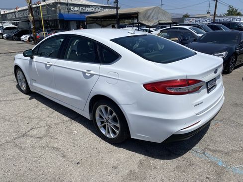 Used 2019 Ford Fusion SE FWD image 11