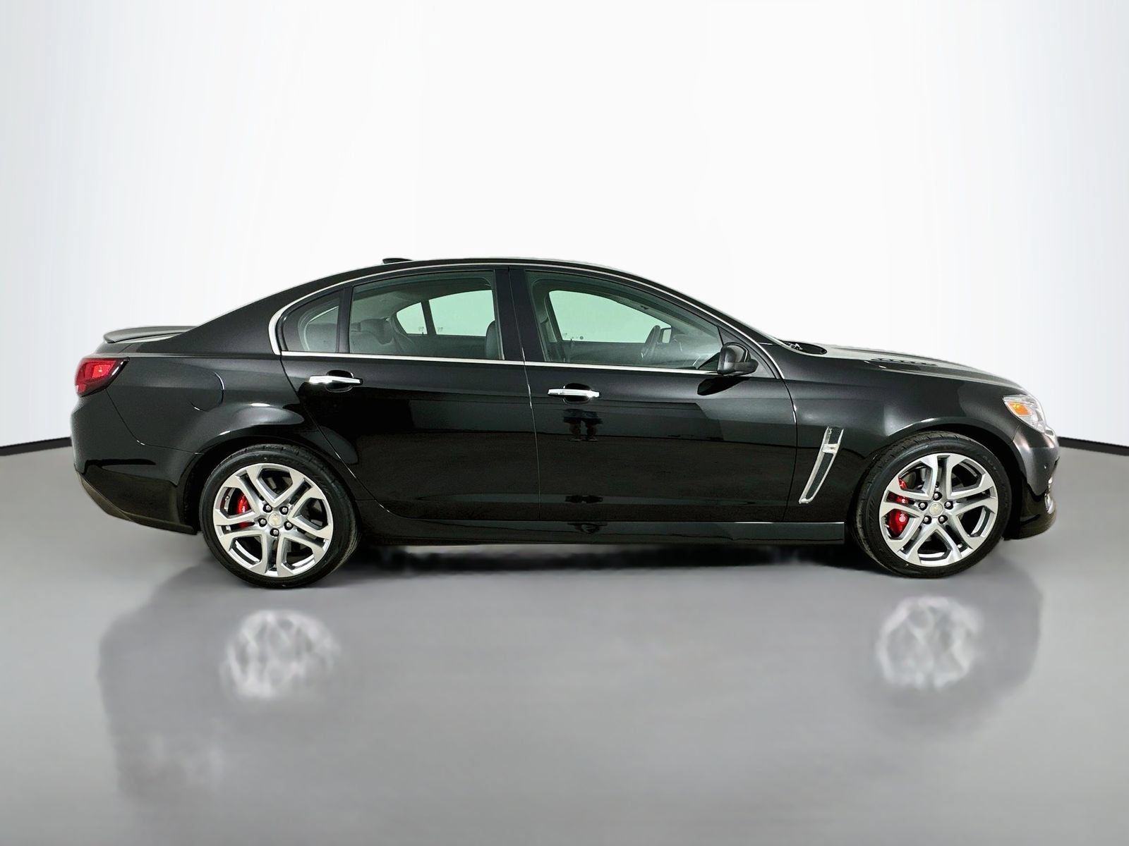 Used 2017 Chevrolet SS RWD image 4