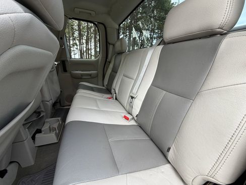 Used 2011 GMC Sierra 2500 SLE image 13