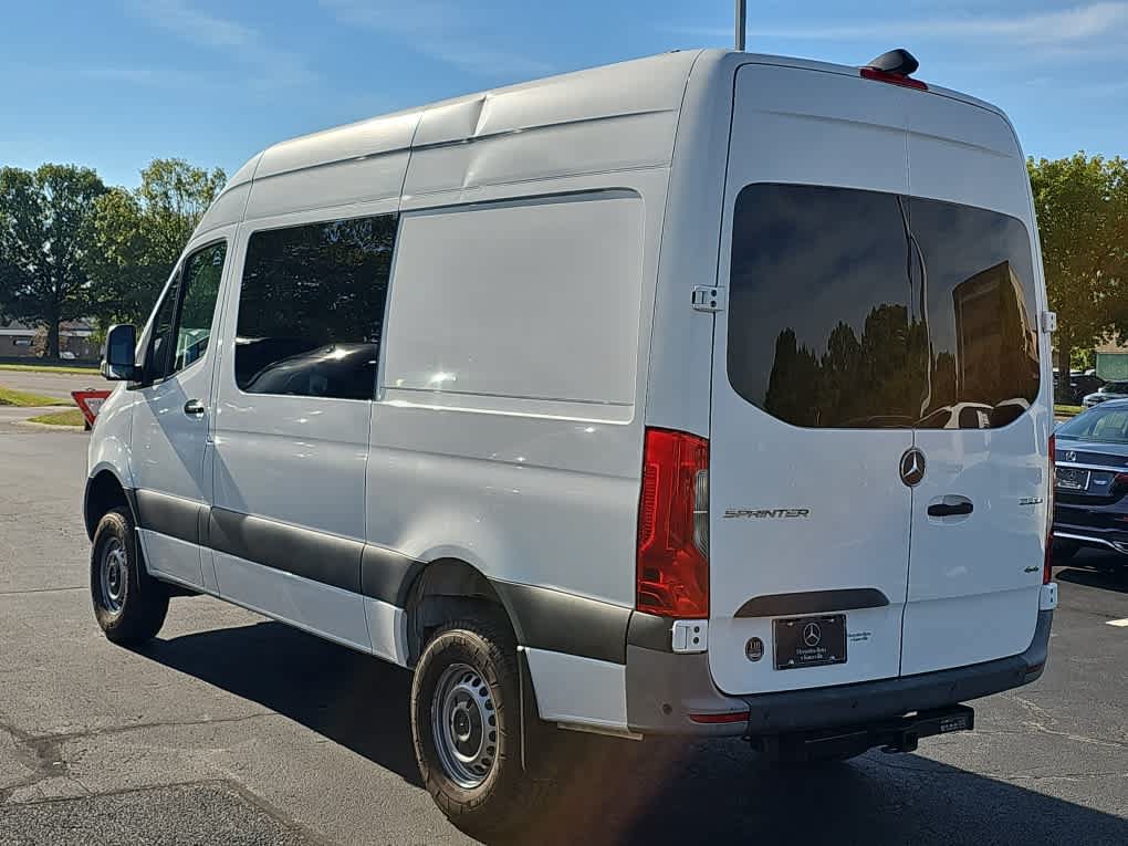 Used 2021 Mercedes-Benz Sprinter 2500 image 4