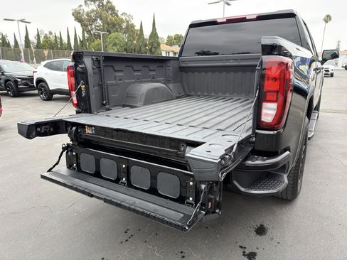 Used 2025 GMC Sierra 1500 Pro w/ Graphite Edition RWD image 19