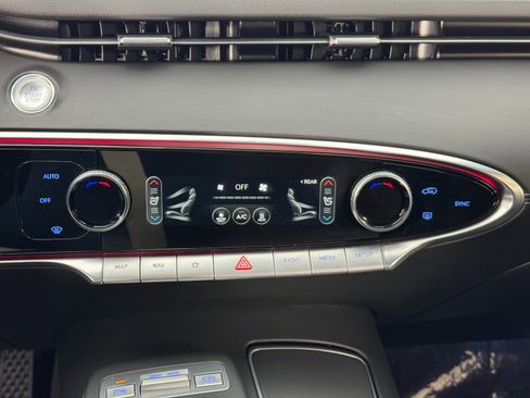 Used 2024 Genesis Electrified GV70 Advanced image 28