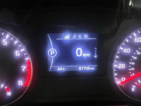 Used 2018 Kia Optima LX w/ 17" Alloy Wheels Package image 17