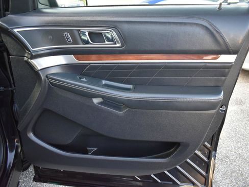 Used 2019 Ford Explorer Platinum AWD/4WD image 38