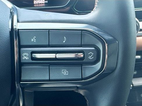 Used 2024 GMC Canyon AT4 w/ Technology Package AWD/4WD image 10