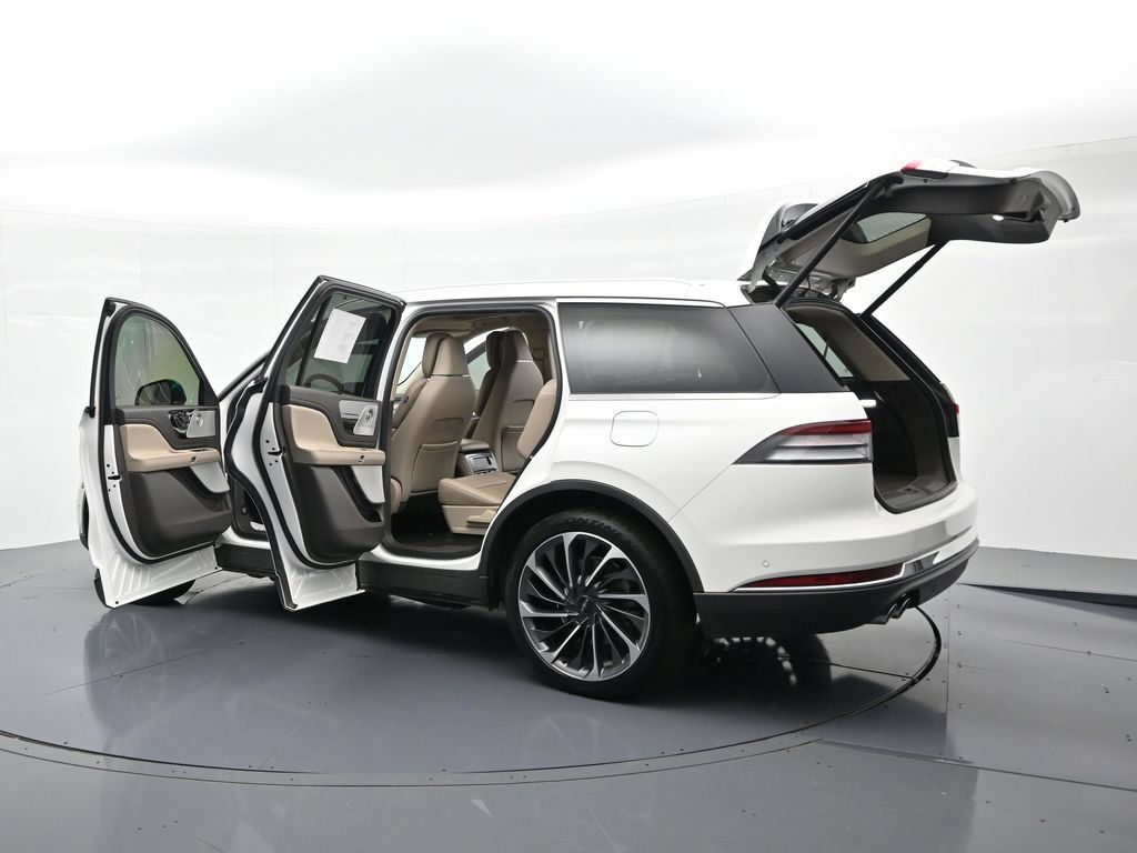 Used 2022 Lincoln Aviator Reserve w/ Equipment Group 201A AWD/4WD image 27