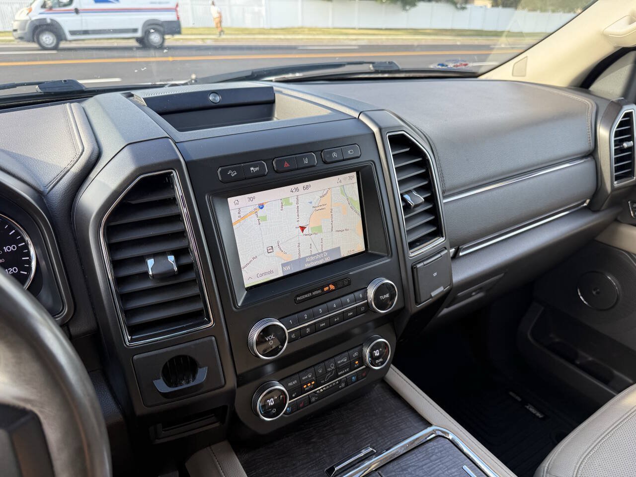 Used 2020 Ford Expedition Limited w/ Equipment Group 302A AWD/4WD image 21