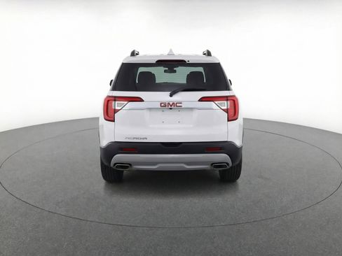 Used 2023 GMC Acadia SLT FWD image 7