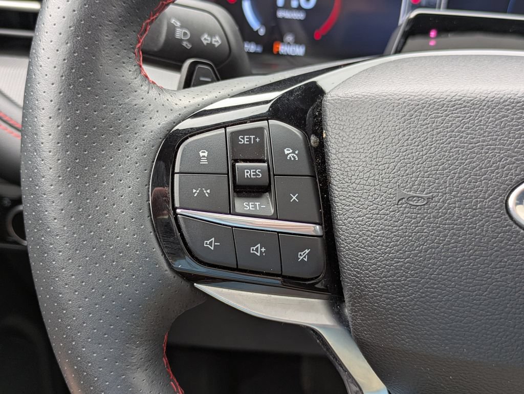 Used 2025 Ford Explorer ST AWD/4WD image 18