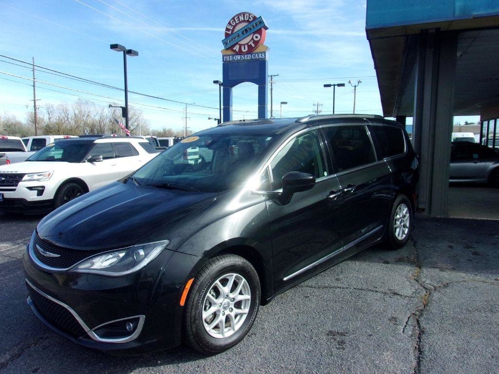 Used 2020 Chrysler Pacifica Touring-L FWD image 1