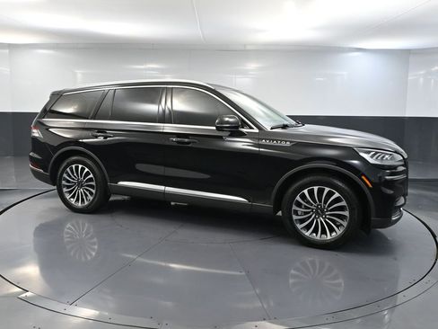 Used 2023 Lincoln Aviator Reserve w/ Class IV Trailer Tow Package AWD/4WD image 4
