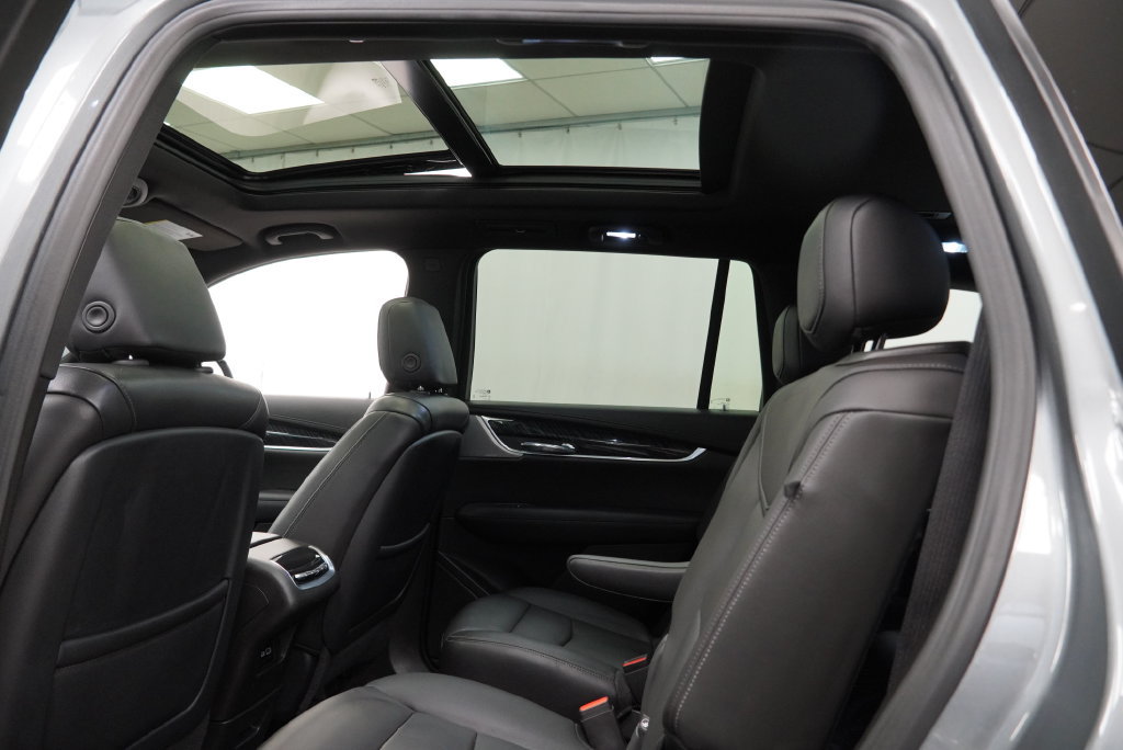 Certified 2023 Cadillac XT6 Premium Luxury AWD/4WD image 5