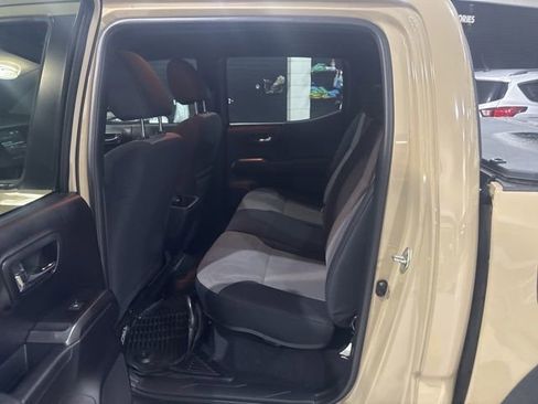 Used 2020 Toyota Tacoma TRD Off-Road w/ Technology Package AWD/4WD image 31