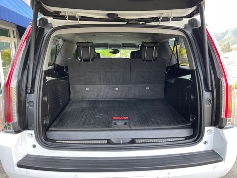 Used 2017 GMC Yukon XL SLT image 10