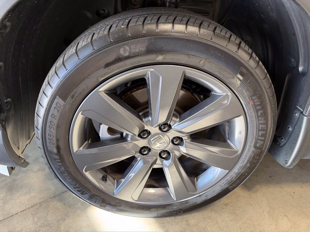 Certified 2025 Honda Pilot Sport image 11