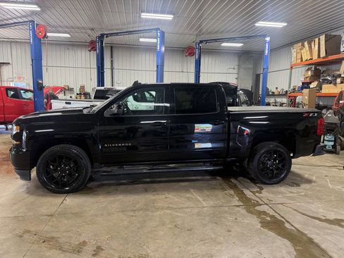 Used 2018 Chevrolet Silverado 1500 LT w/ All Star Edition AWD/4WD image 5