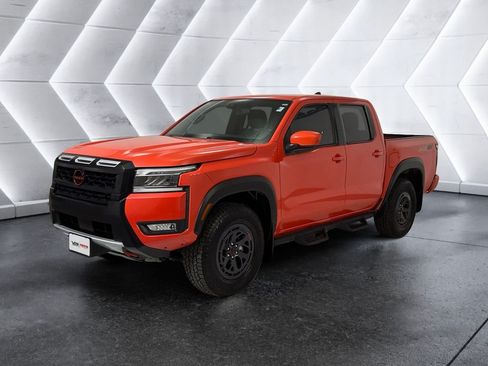 Used 2025 Nissan Frontier PRO-4X AWD/4WD image 3