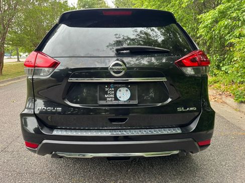Used 2018 Nissan Rogue SL w/ Premium Package AWD/4WD image 4