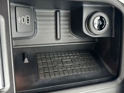 New 2025 Ford Expedition Platinum w/ Stealth Performance Package image 15