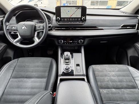 Used 2022 Mitsubishi Outlander SE image 26