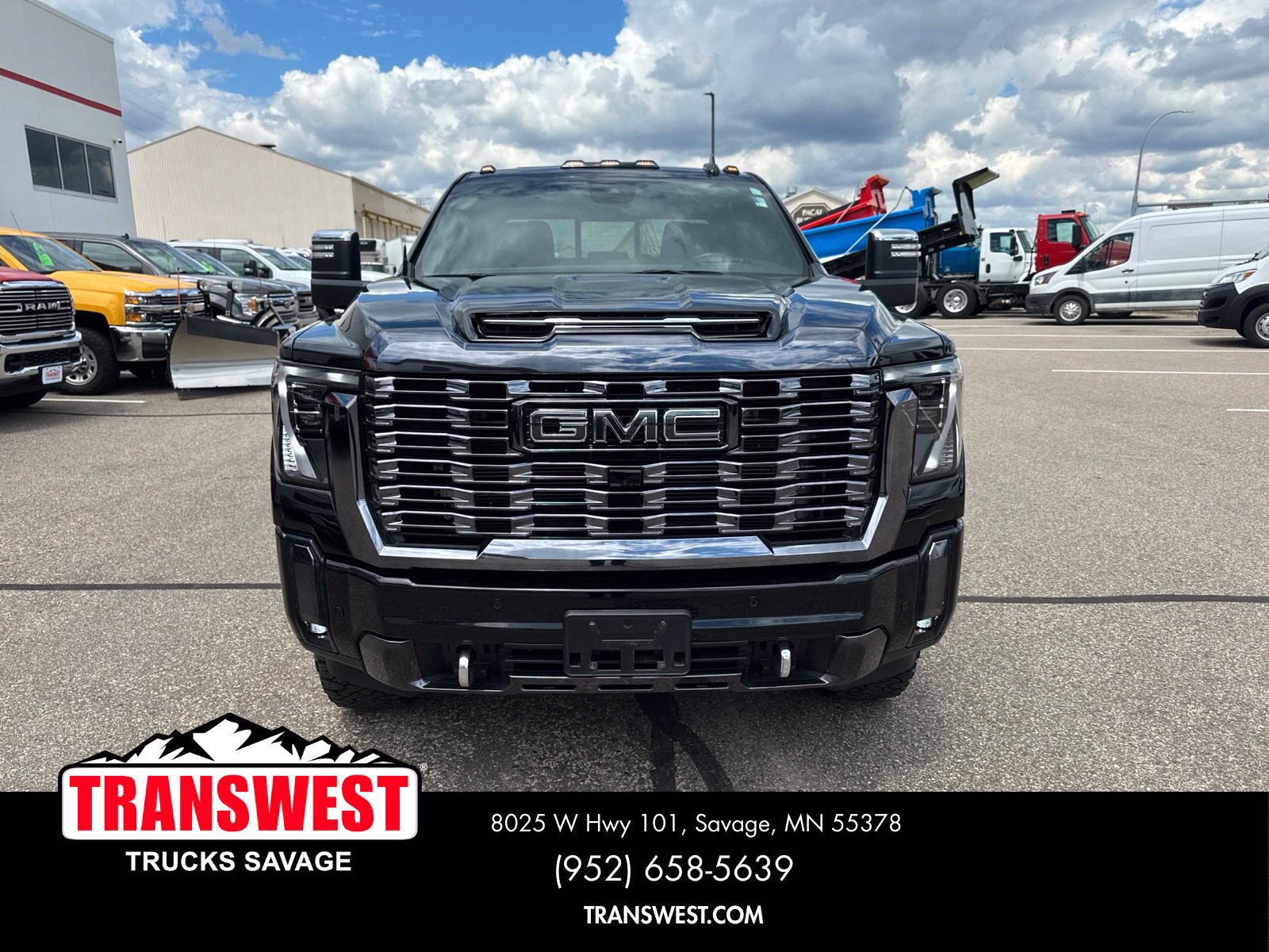 Used 2024 GMC Sierra 3500 Denali Ultimate AWD/4WD image 7