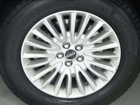 Used 2019 Lincoln Nautilus FWD image 34