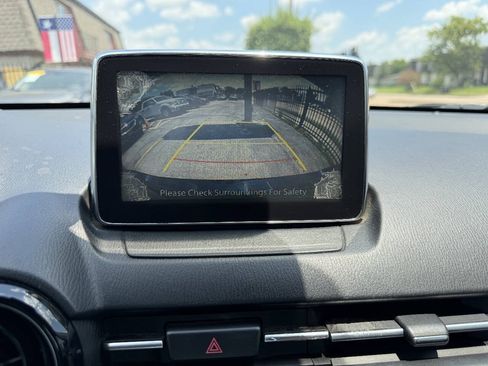 Used 2017 Toyota Yaris iA FWD image 13
