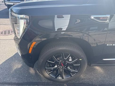 New 2025 GMC Yukon XL Denali w/ Denali Reserve Package image 4