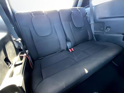 Used 2020 Ford Explorer XLT image 26