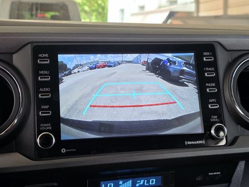 Used 2022 Toyota Tacoma TRD Sport w/ Technology Package RWD image 11