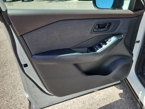 Used 2023 Nissan Rogue S FWD image 19
