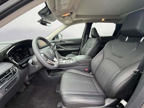 Certified 2026 INFINITI QX60 Luxe w/ Family Package AWD/4WD image 9