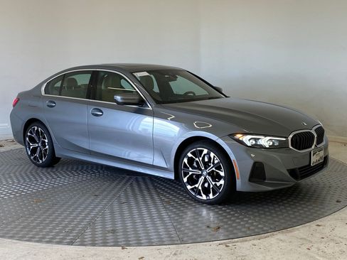 Used 2025 BMW 330i xDrive Sedan w/ Convenience Package image 6