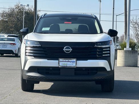 New 2026 Nissan Kicks SV image 9