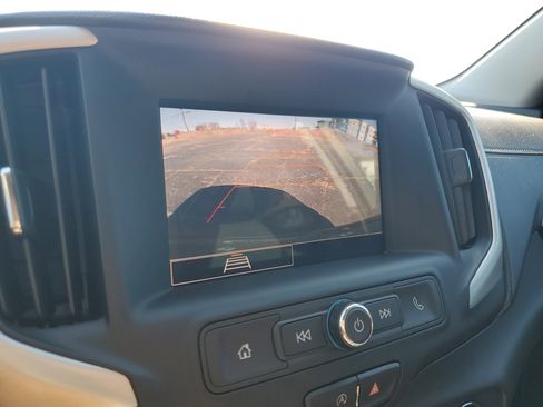 Used 2023 GMC Terrain SLE w/ Driver Convenience Package image 24