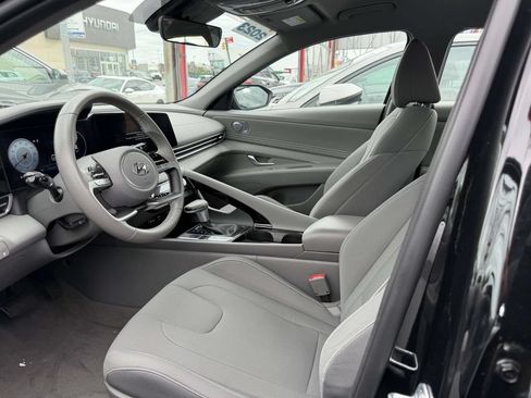 Certified 2023 Hyundai Elantra SEL w/ Convenience Package FWD image 16