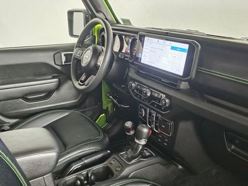 Used 2025 Jeep Gladiator Sport image 40