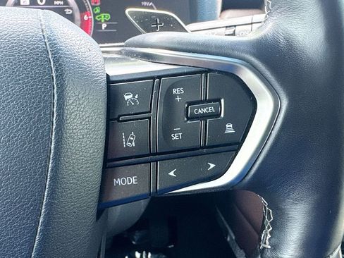 Used 2023 Lexus LX 600 4WD w/ Luxury Package image 22