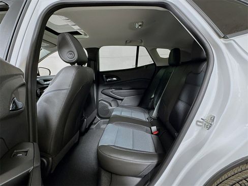 New 2026 Chevrolet Trax LT w/ Sunroof Package image 12