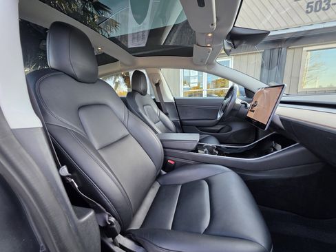 Used 2018 Tesla Model 3 Long Range image 8