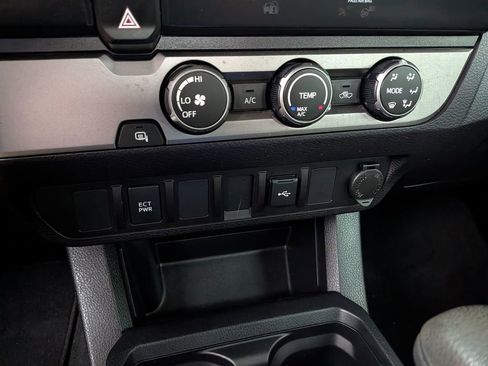 Used 2022 Toyota Tacoma SR5 image 21