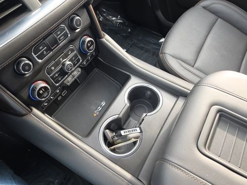 Used 2024 Chevrolet Suburban High Country image 20