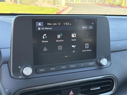 Used 2023 Hyundai Kona SE image 15