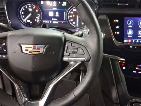 Used 2024 Cadillac XT6 Sport w/ Technology Package image 12