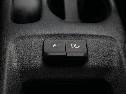 Used 2019 Nissan Kicks SV FWD image 13