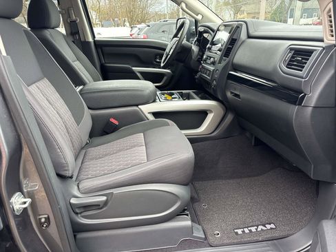 Used 2023 Nissan Titan SV w/ SV Convenience Package image 13