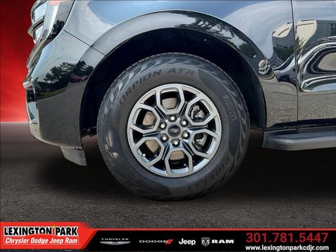 Used 2025 Ford Expedition Max Active AWD/4WD image 33