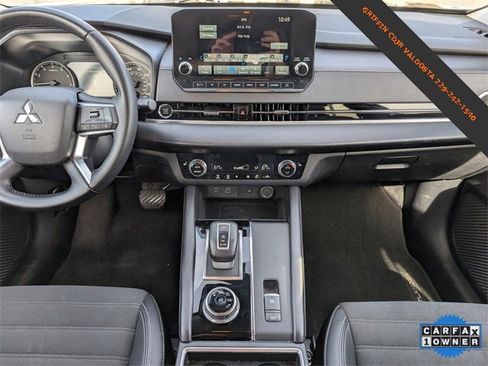 Used 2024 Mitsubishi Outlander SE image 11